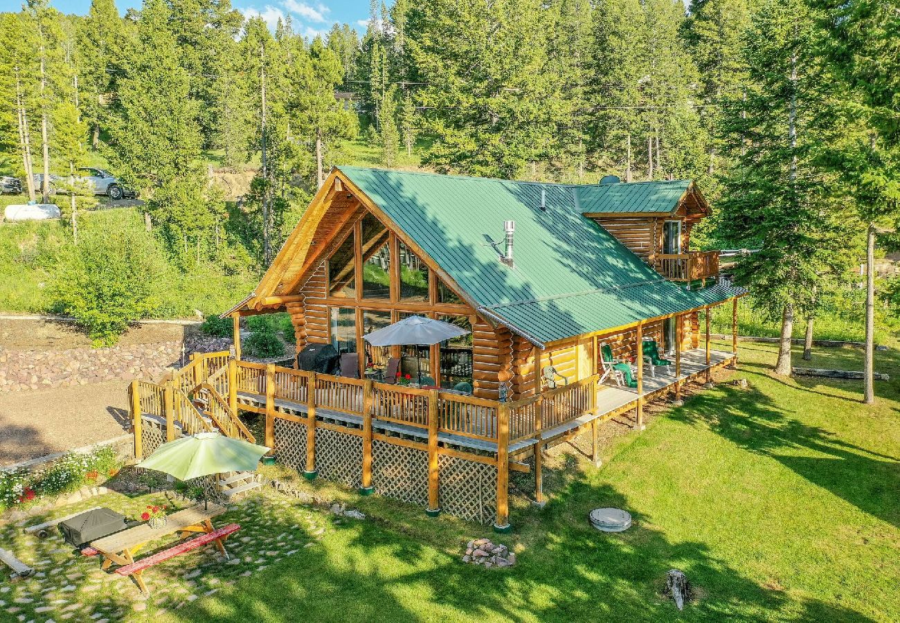 Cabin in Anaconda - Georgetown Lake Log Home Retreat 