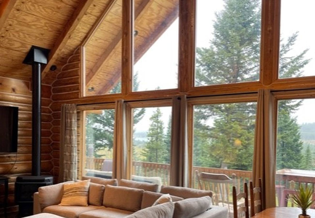 Cabin in Anaconda - Georgetown Lake Log Home Retreat 