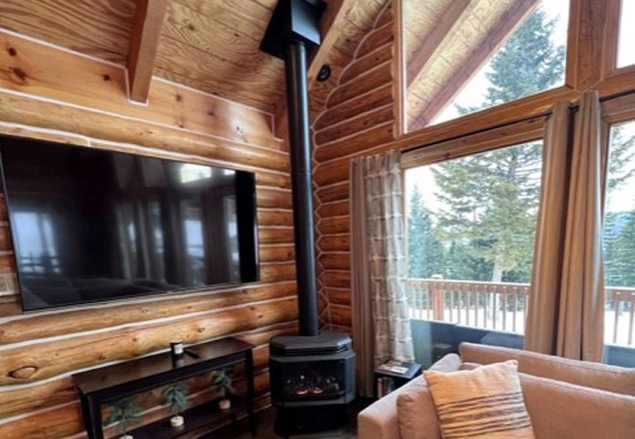 Cabin in Anaconda - Georgetown Lake Log Home Retreat 