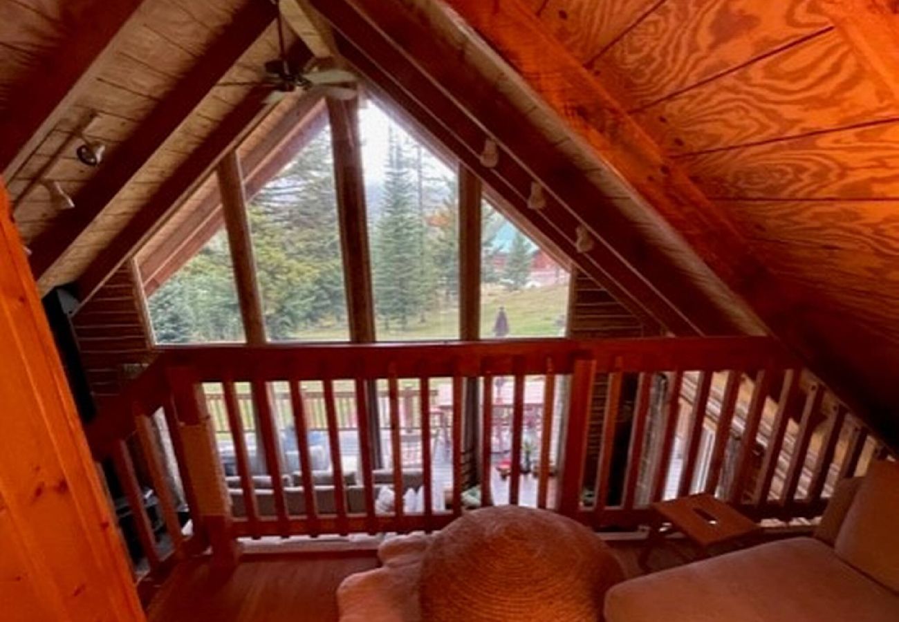 Cabin in Anaconda - Georgetown Lake Log Home Retreat 