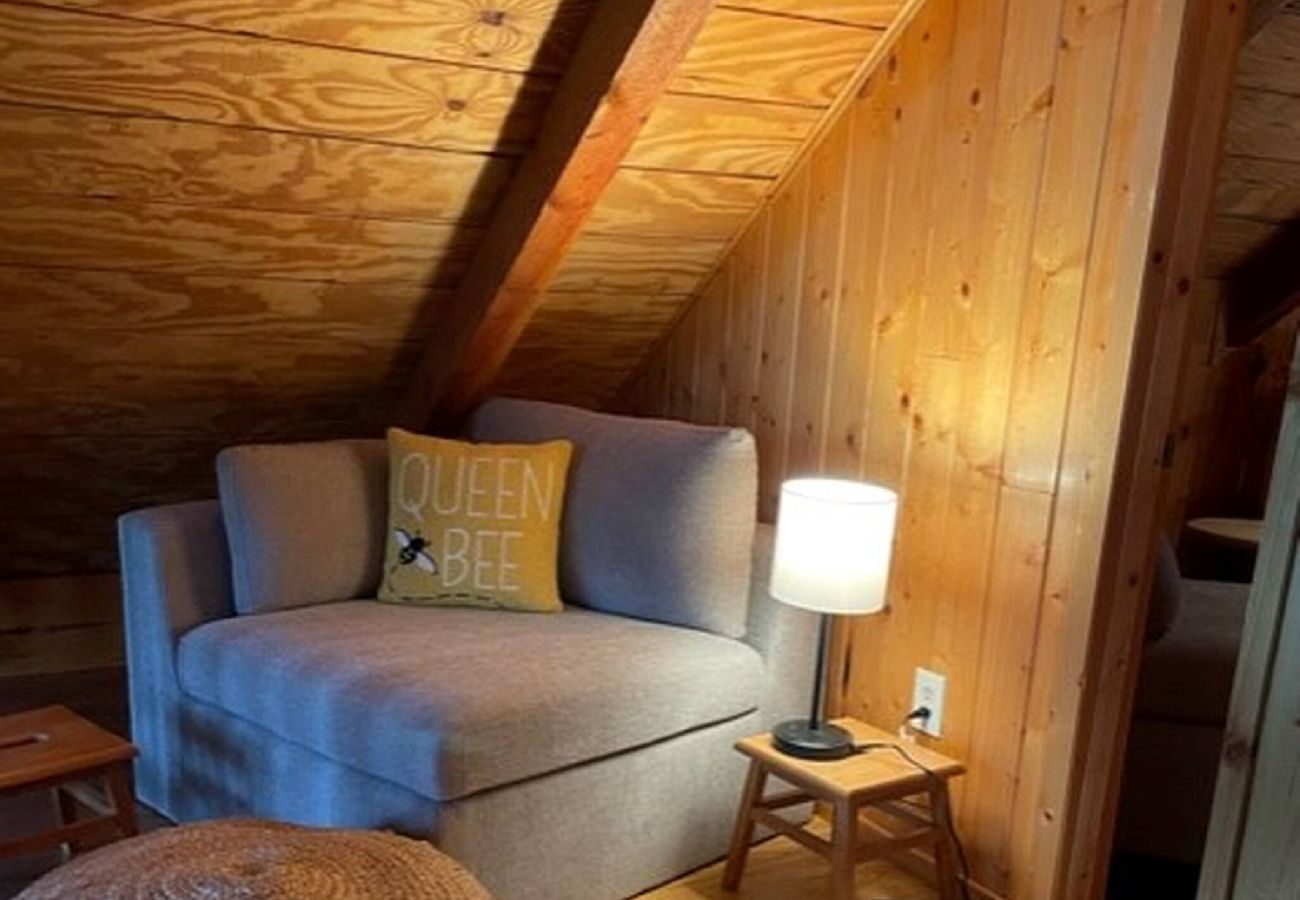 Cabin in Anaconda - Georgetown Lake Log Home Retreat 