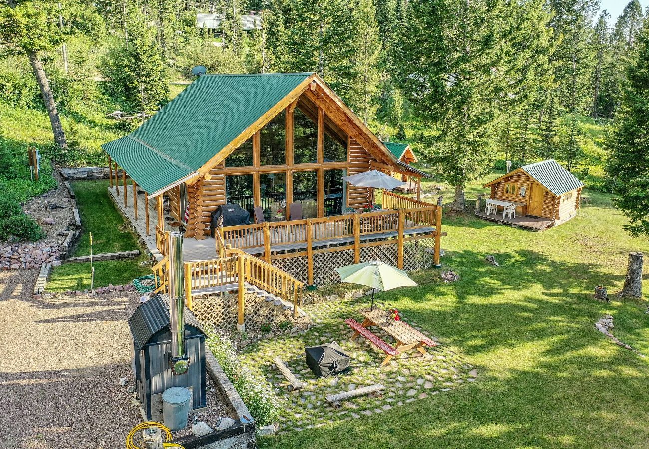 Cabin in Anaconda - Georgetown Lake Log Home Retreat 