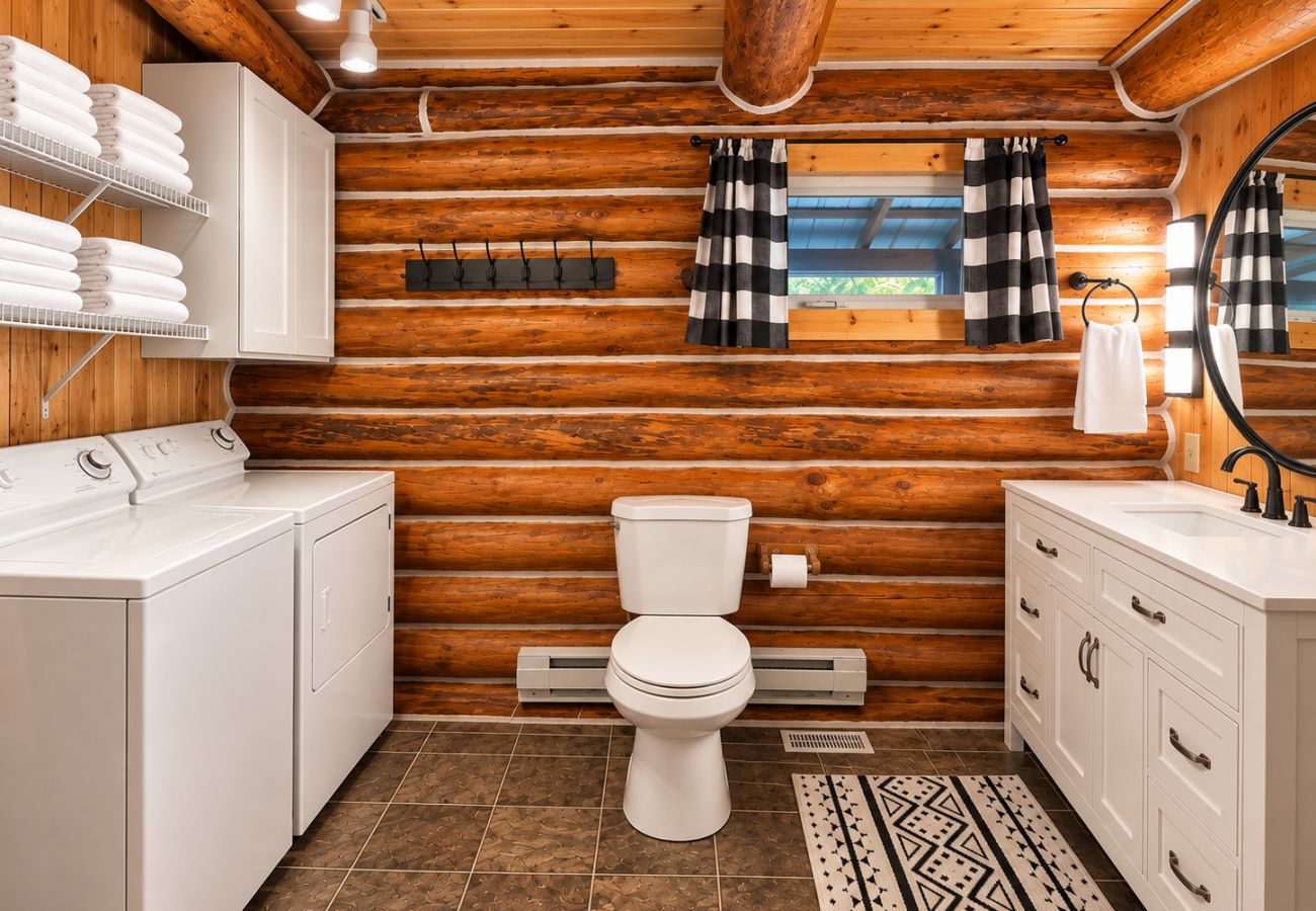 Cabin in Anaconda - Georgetown Lake Log Home Retreat