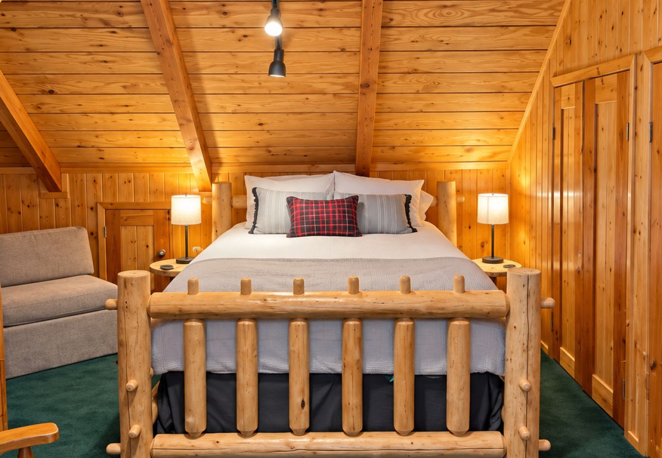 Cabin in Anaconda - Georgetown Lake Log Home Retreat