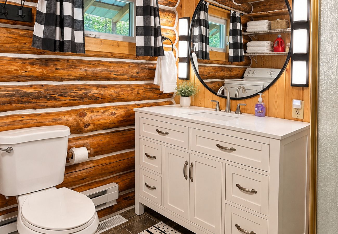 Cabin in Anaconda - Georgetown Lake Log Home Retreat