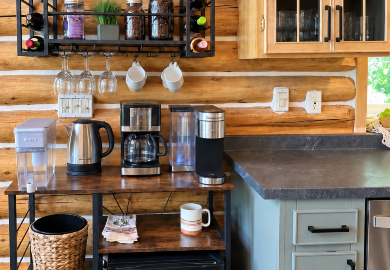 Cabin in Anaconda - Georgetown Lake Log Home Retreat