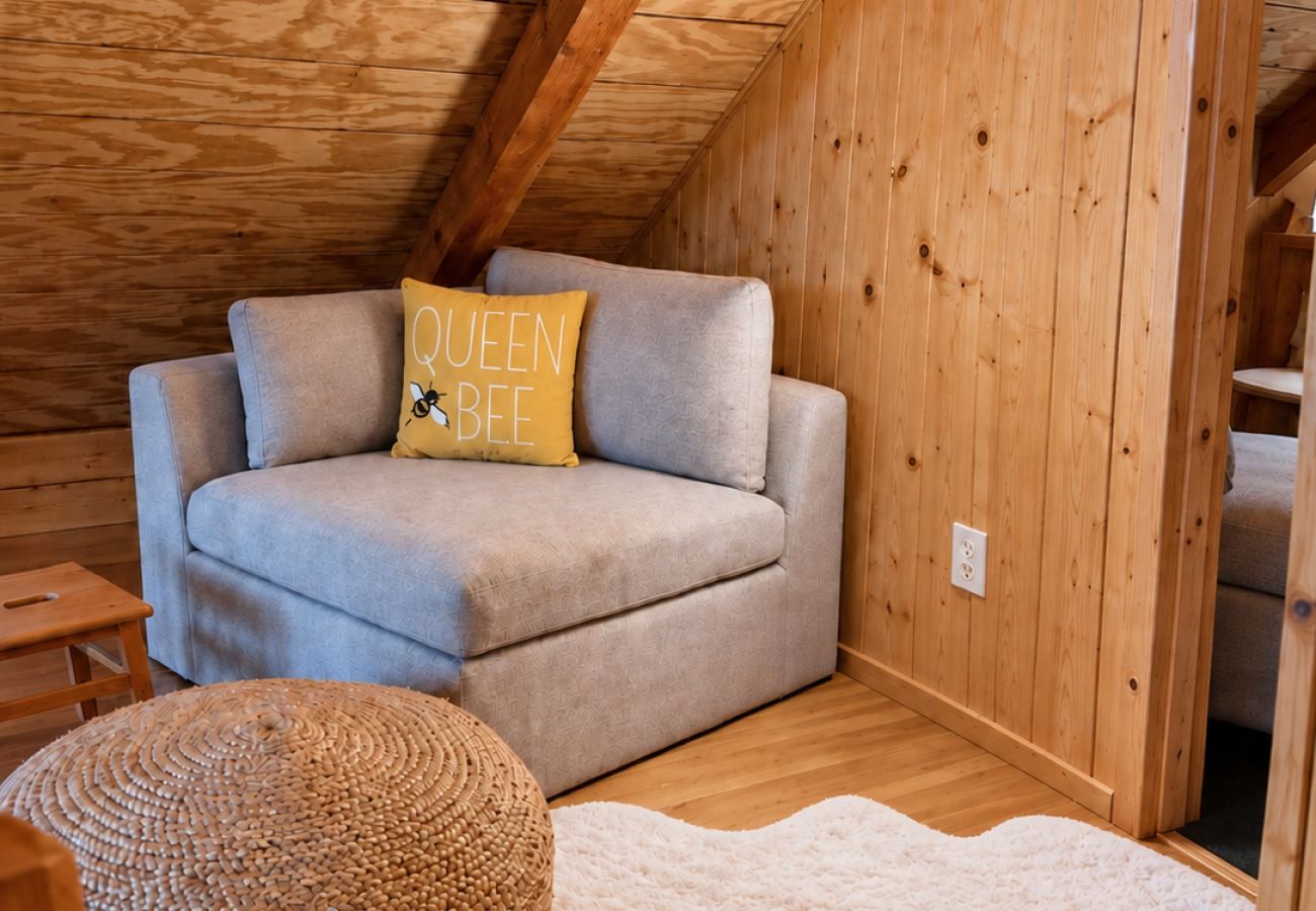 Cabin in Anaconda - Georgetown Lake Log Home Retreat