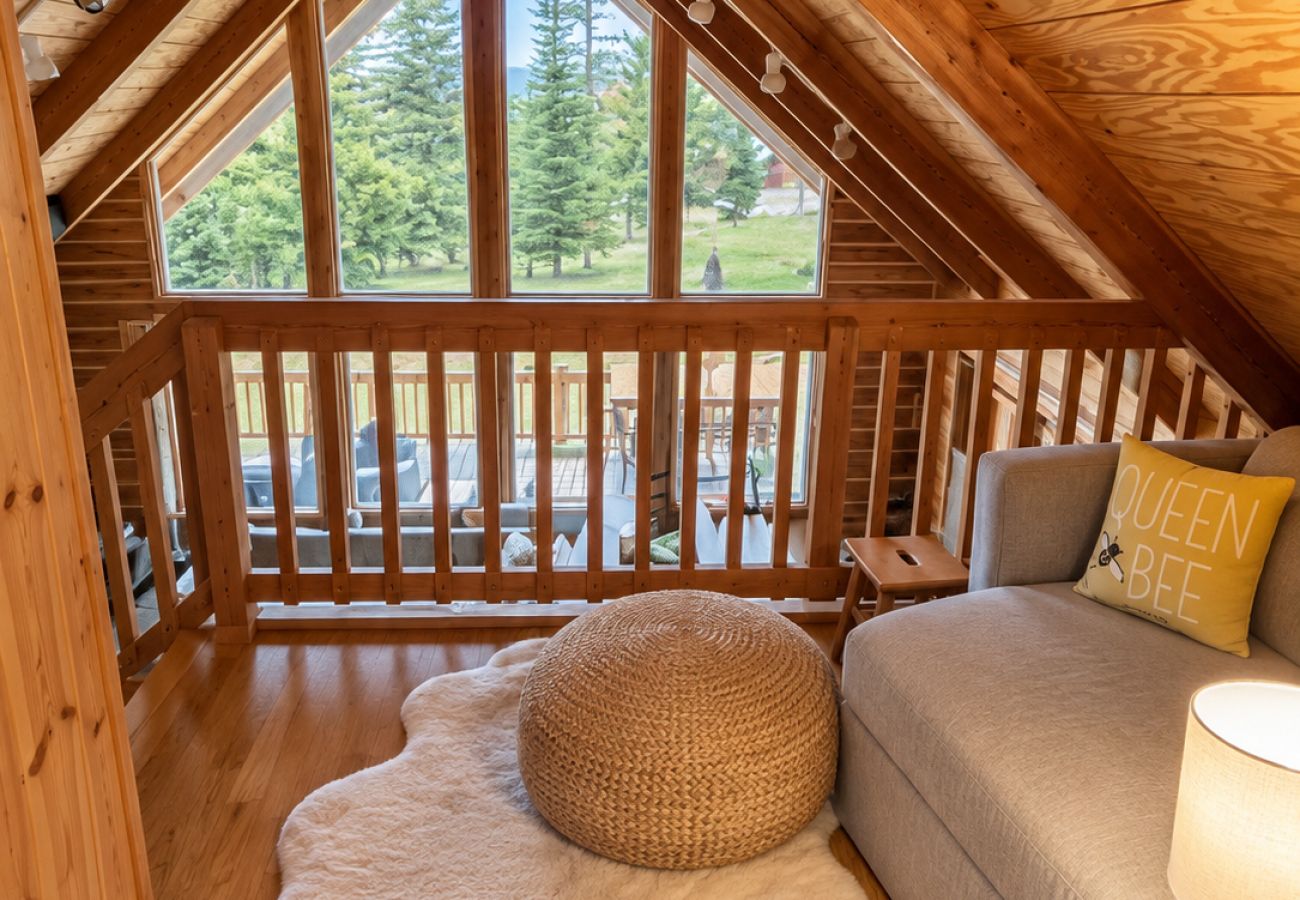 Cabin in Anaconda - Georgetown Lake Log Home Retreat
