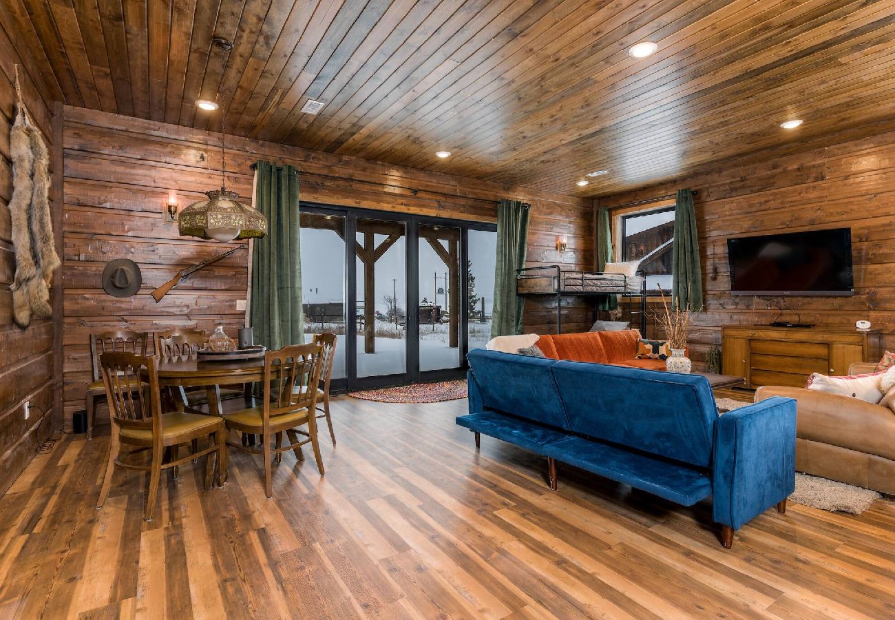 House in Anaconda - New, spacious home at Georgetown 