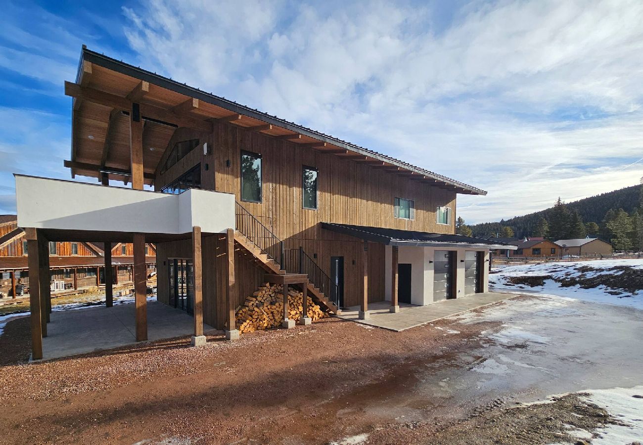 House in Anaconda - New, spacious home at Georgetown 