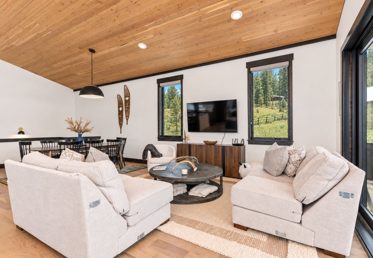 House in Anaconda - Marina Vista Retreat | Lake, Ski & Explore