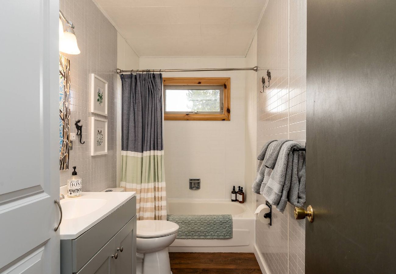 Cabin in Anaconda - The Grizzly Den 