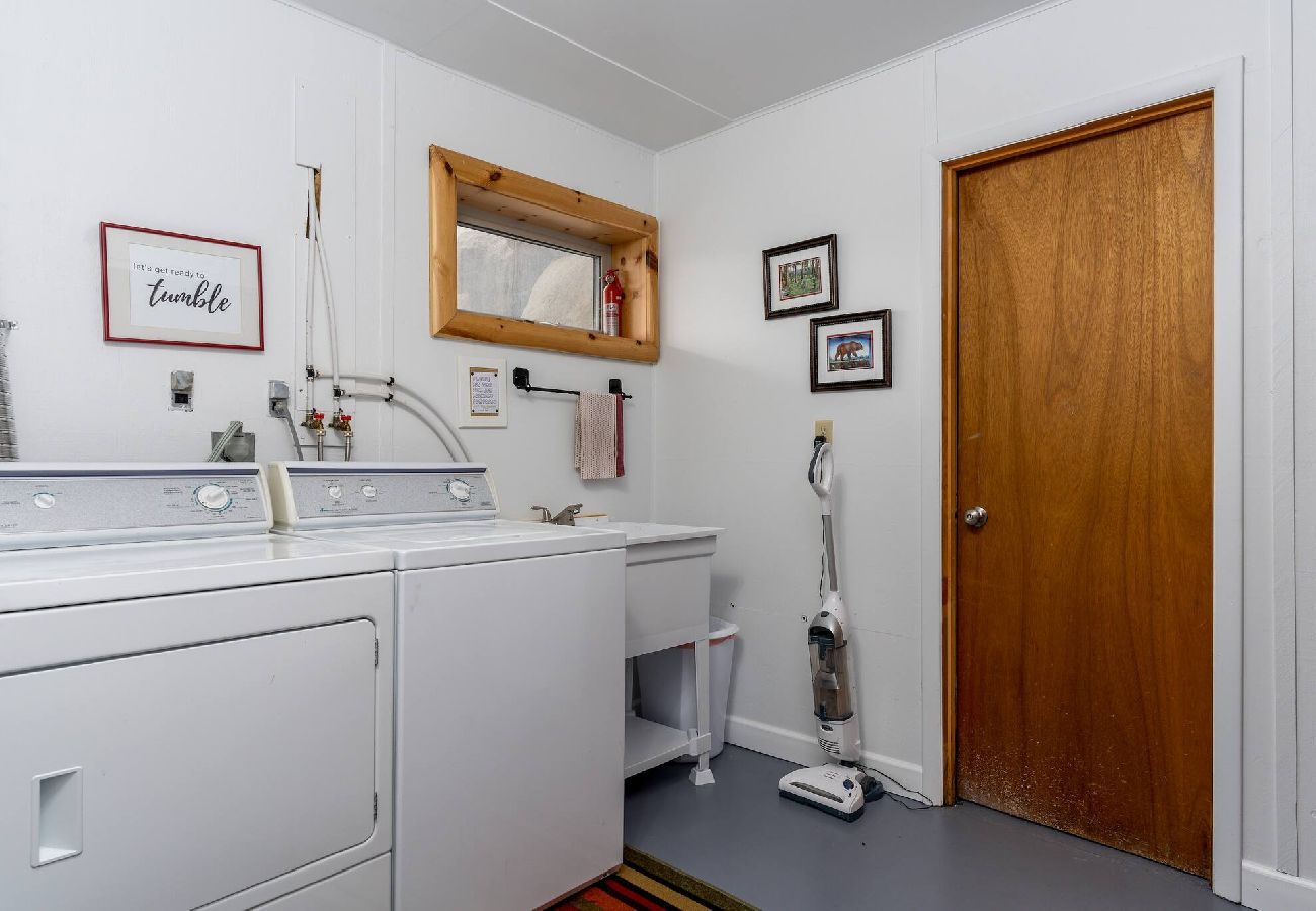 Cabin in Anaconda - The Grizzly Den 
