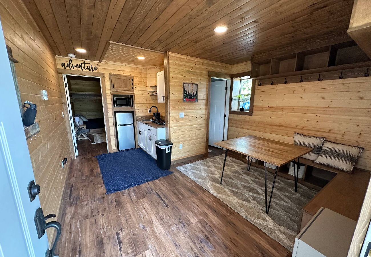 House in Anaconda - The Cozy Nest at Georgetown Lake 