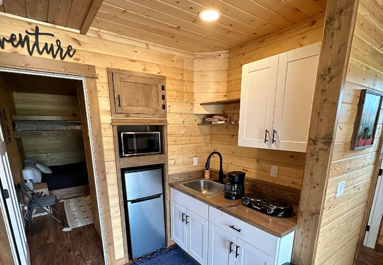 House in Anaconda - The Cozy Nest at Georgetown Lake 