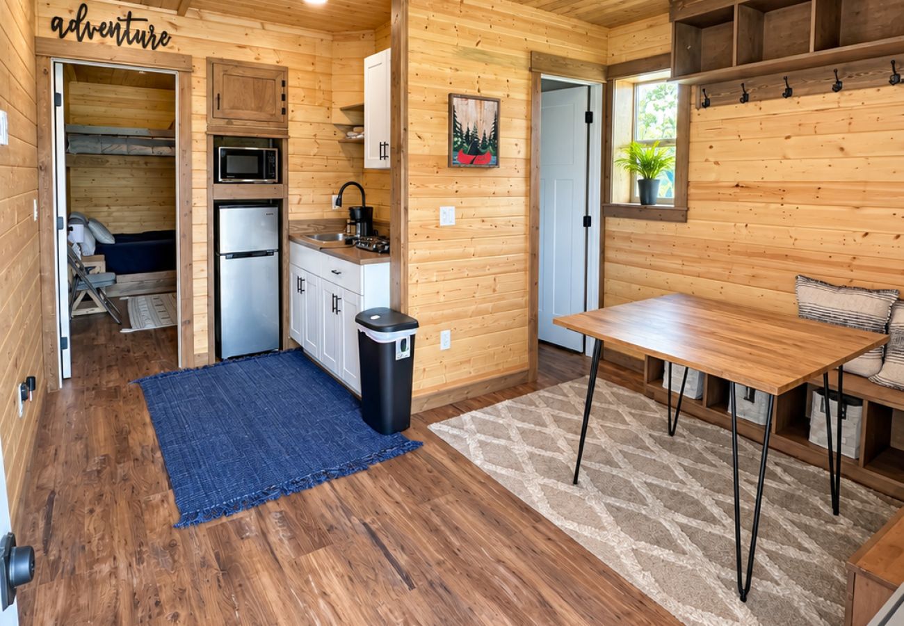 House in Anaconda - The Cozy Nest at Georgetown Lake