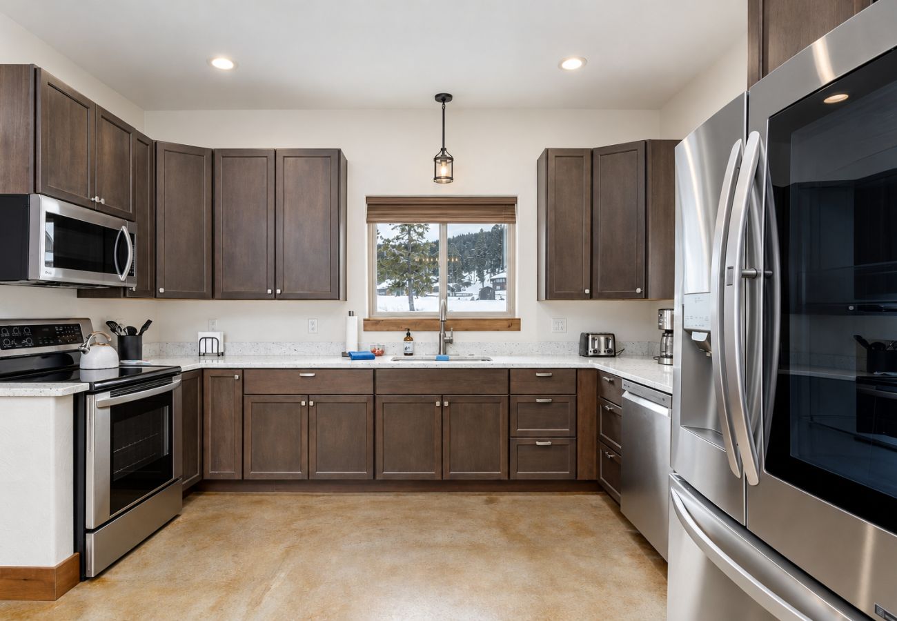 Townhouse in Anaconda - Lakeview townhouse just steps to Denton’s Point!