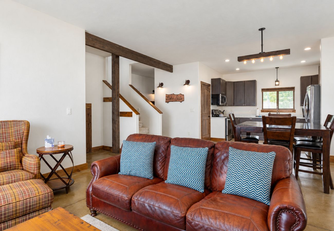 Townhouse in Anaconda - Lakeview townhouse just steps to Denton’s Point!