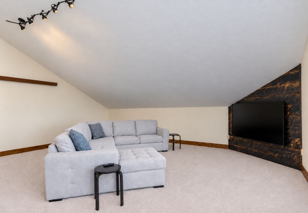 Townhouse in Anaconda - Lakeview townhouse just steps to Denton’s Point!