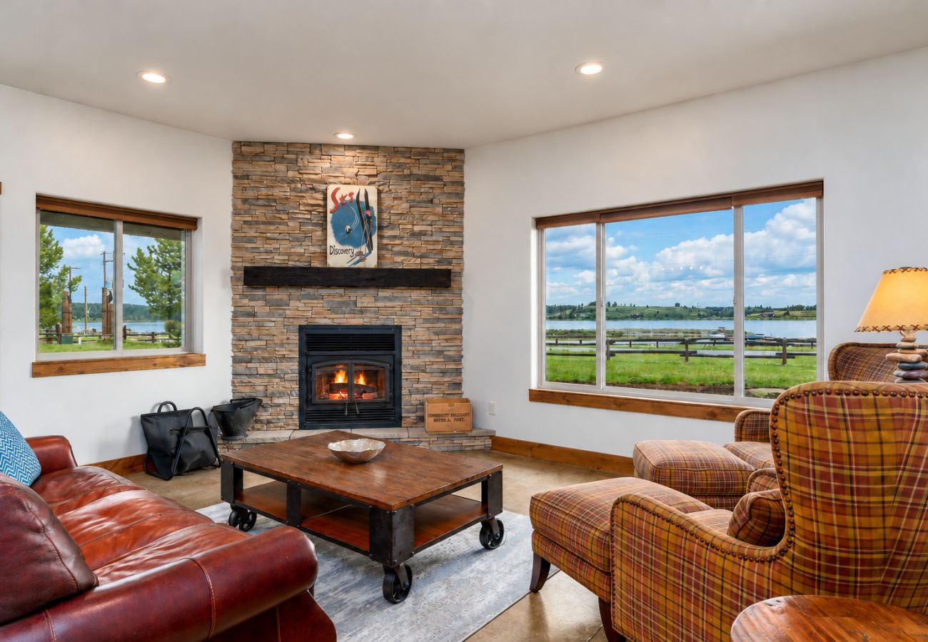 Townhouse in Anaconda - Lakeview townhouse just steps to Denton’s Point!