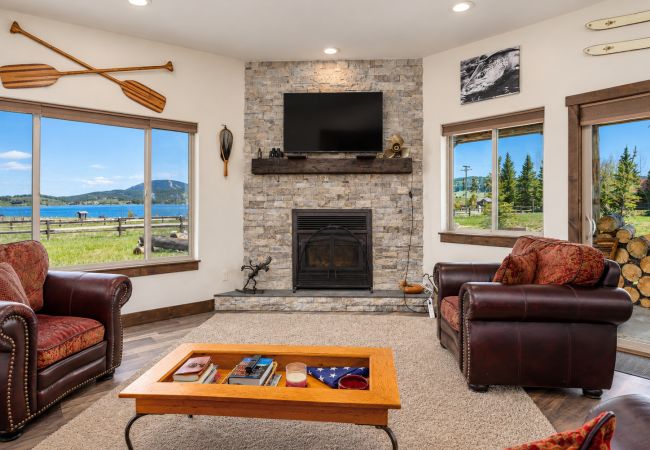 Townhouse in Anaconda - 4 Season Recreational Retreat!
