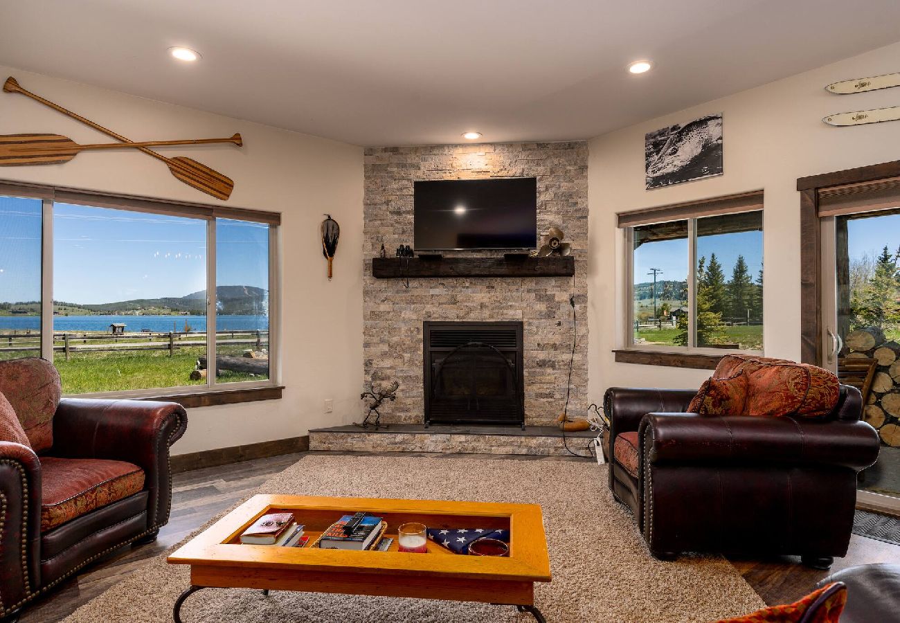 Townhouse in Anaconda - 4 Season Recreational Retreat! 