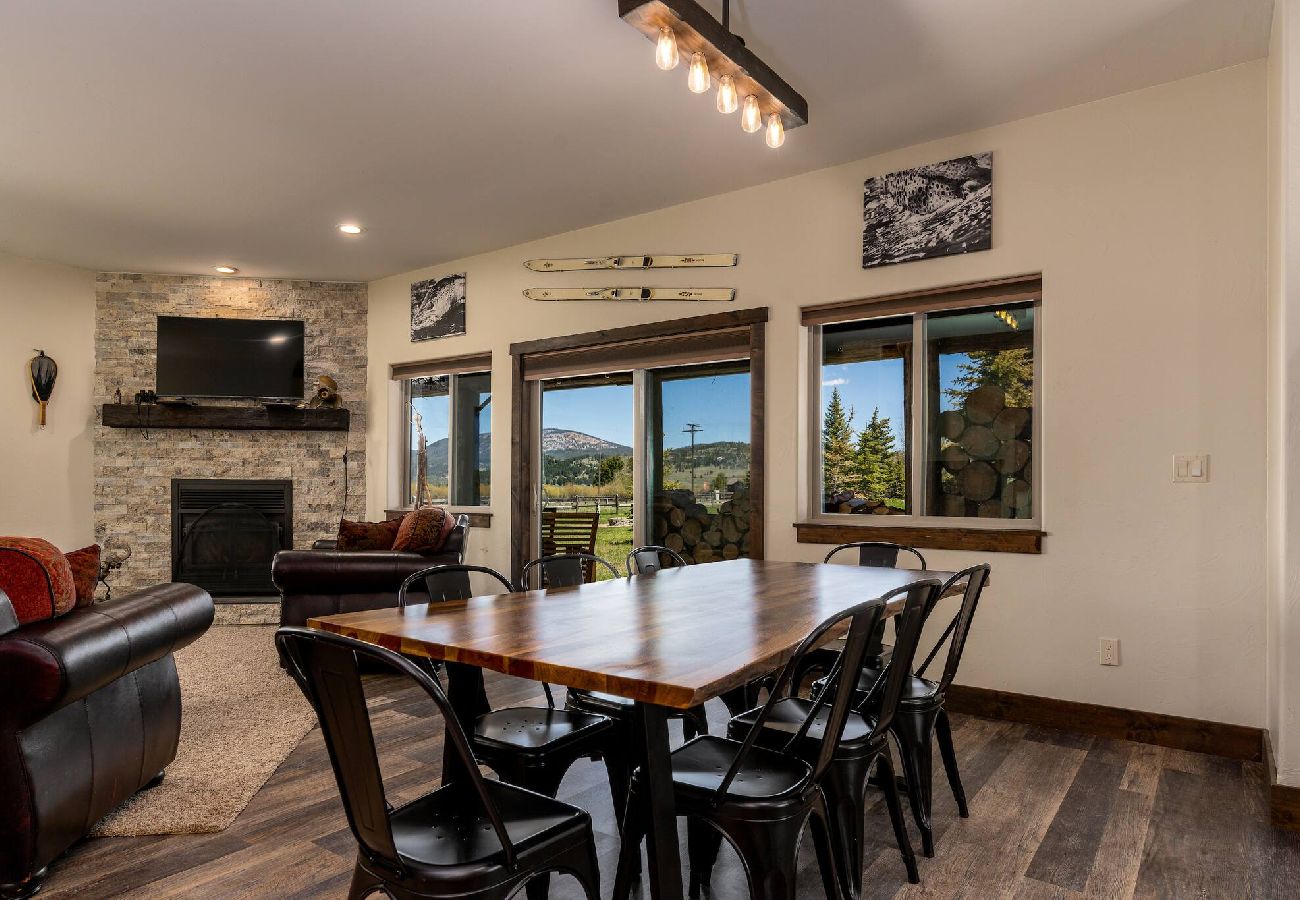 Townhouse in Anaconda - 4 Season Recreational Retreat! 