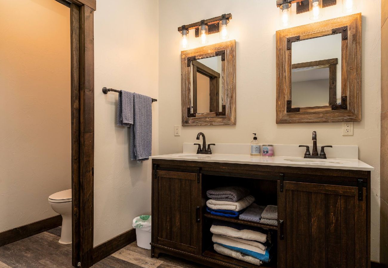 Townhouse in Anaconda - 4 Season Recreational Retreat! 