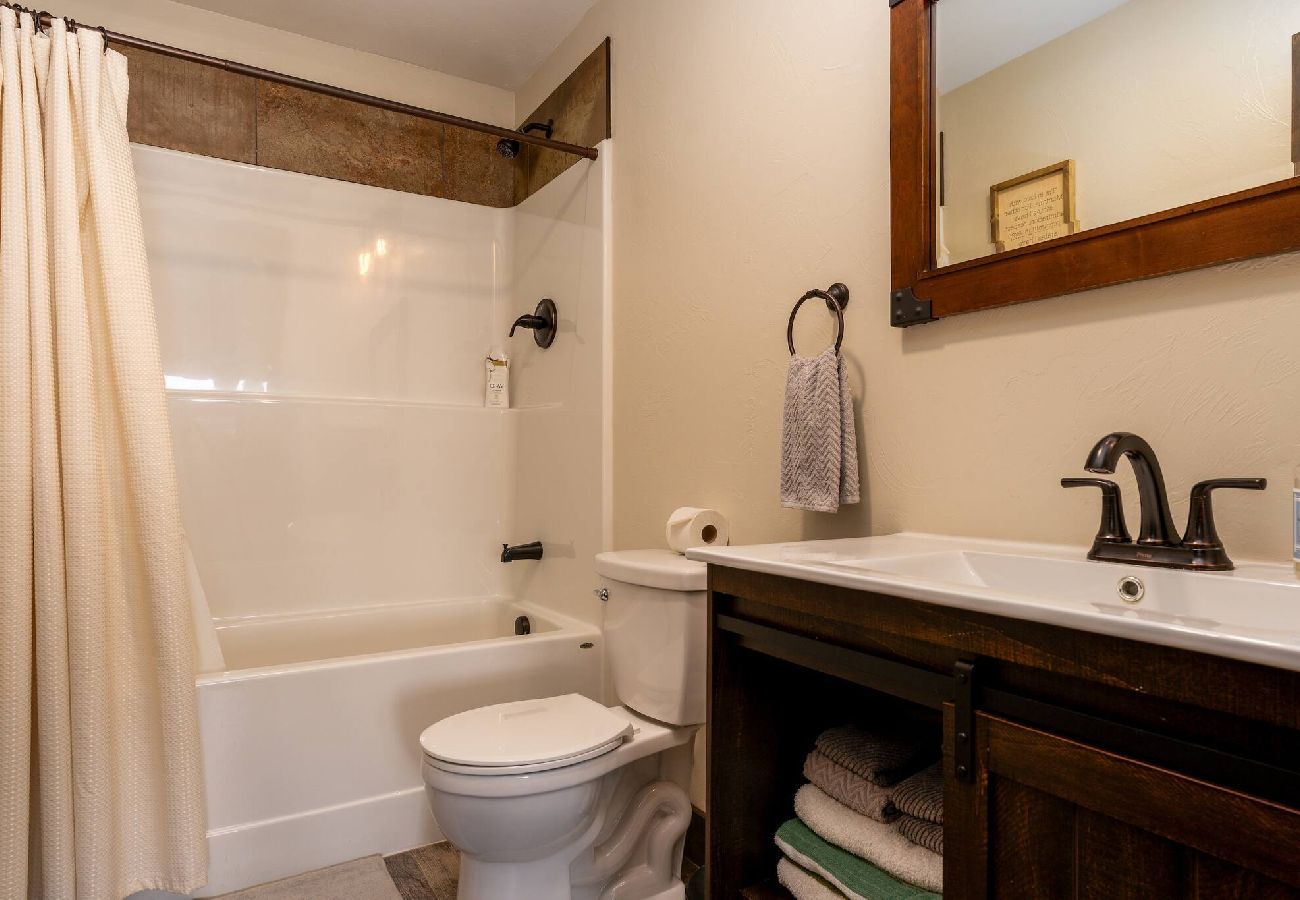 Townhouse in Anaconda - 4 Season Recreational Retreat! 