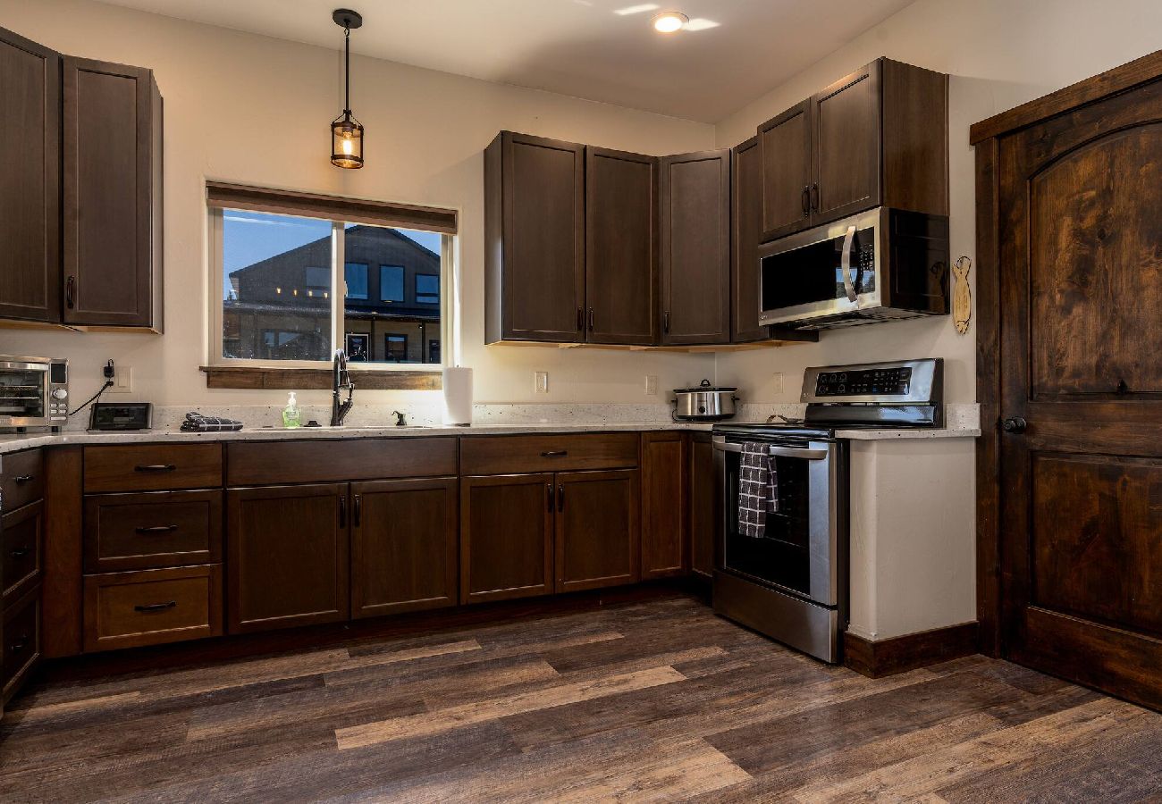 Townhouse in Anaconda - 4 Season Recreational Retreat! 