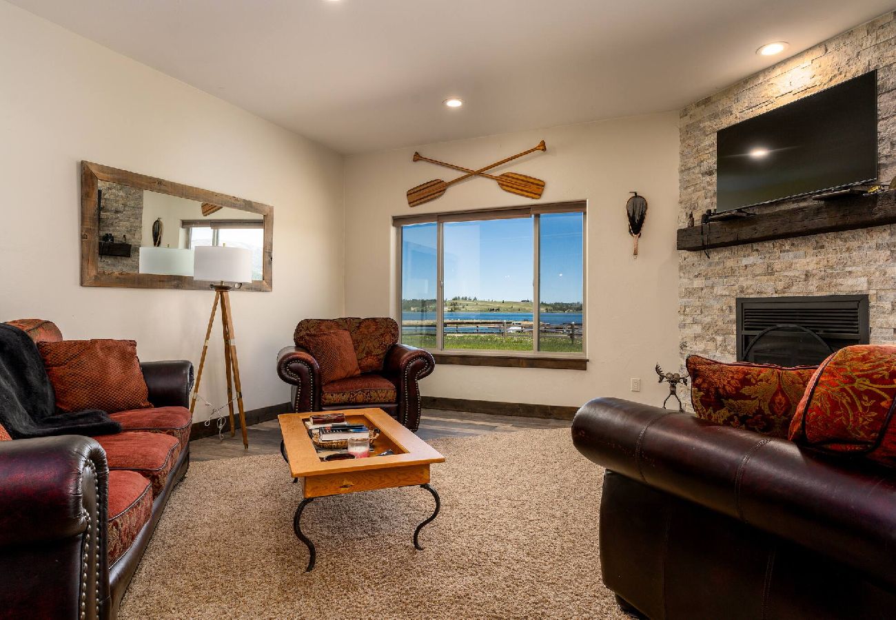 Townhouse in Anaconda - 4 Season Recreational Retreat! 