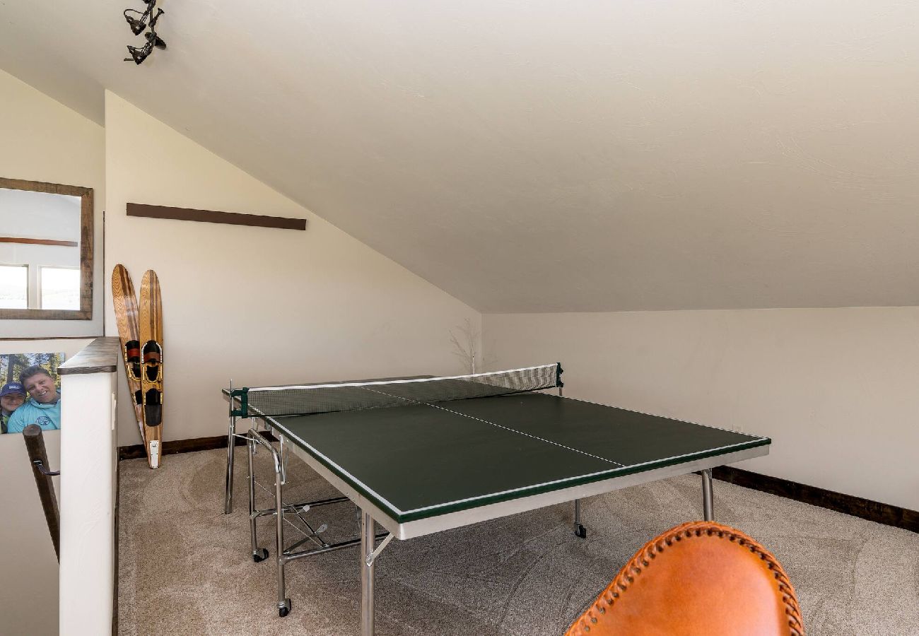 Townhouse in Anaconda - 4 Season Recreational Retreat! 