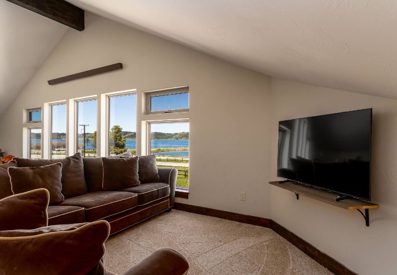 Townhouse in Anaconda - 4 Season Recreational Retreat! 