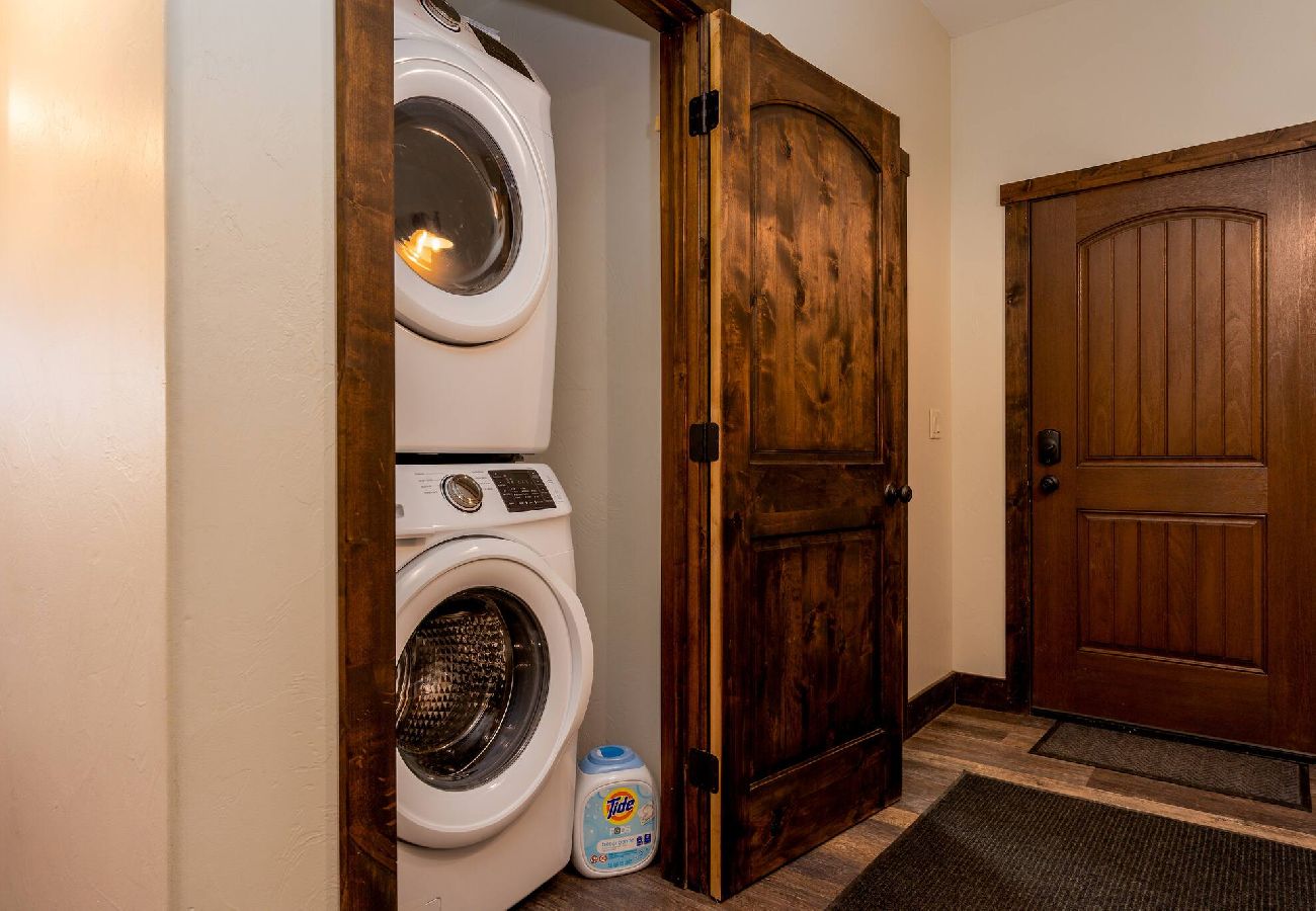 Townhouse in Anaconda - 4 Season Recreational Retreat! 