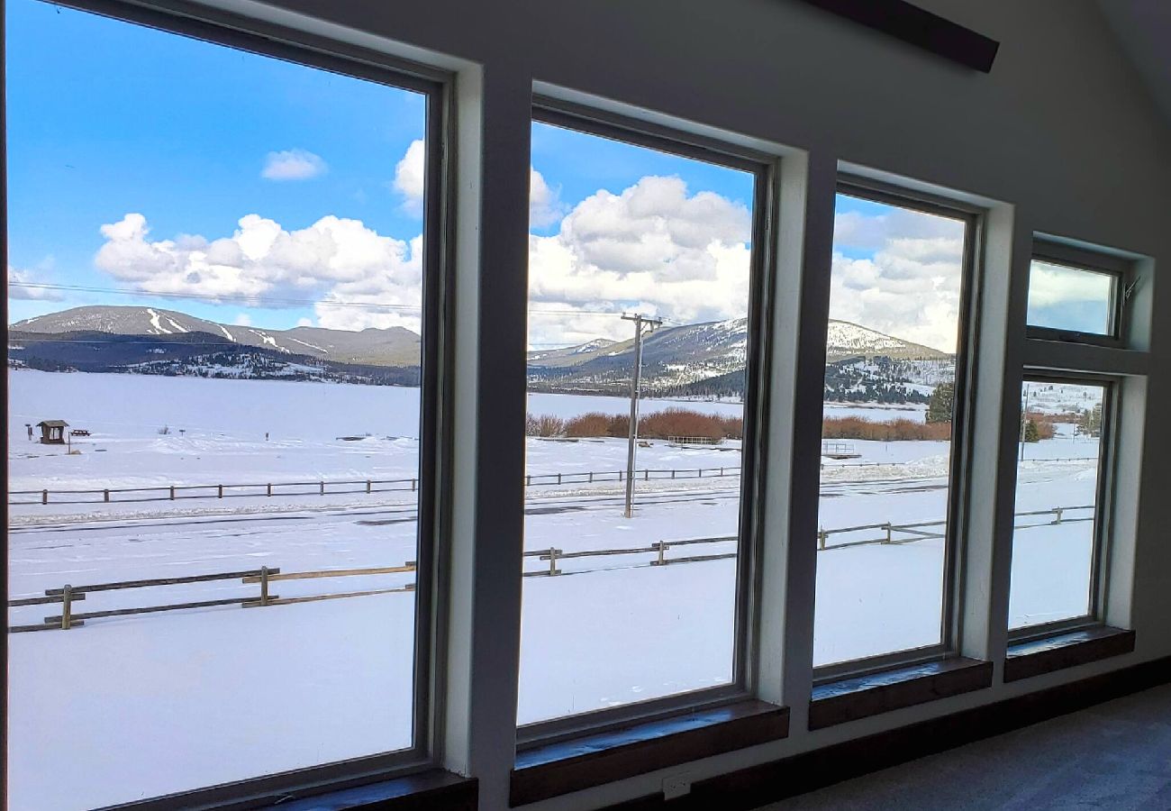 Townhouse in Anaconda - 4 Season Recreational Retreat! 