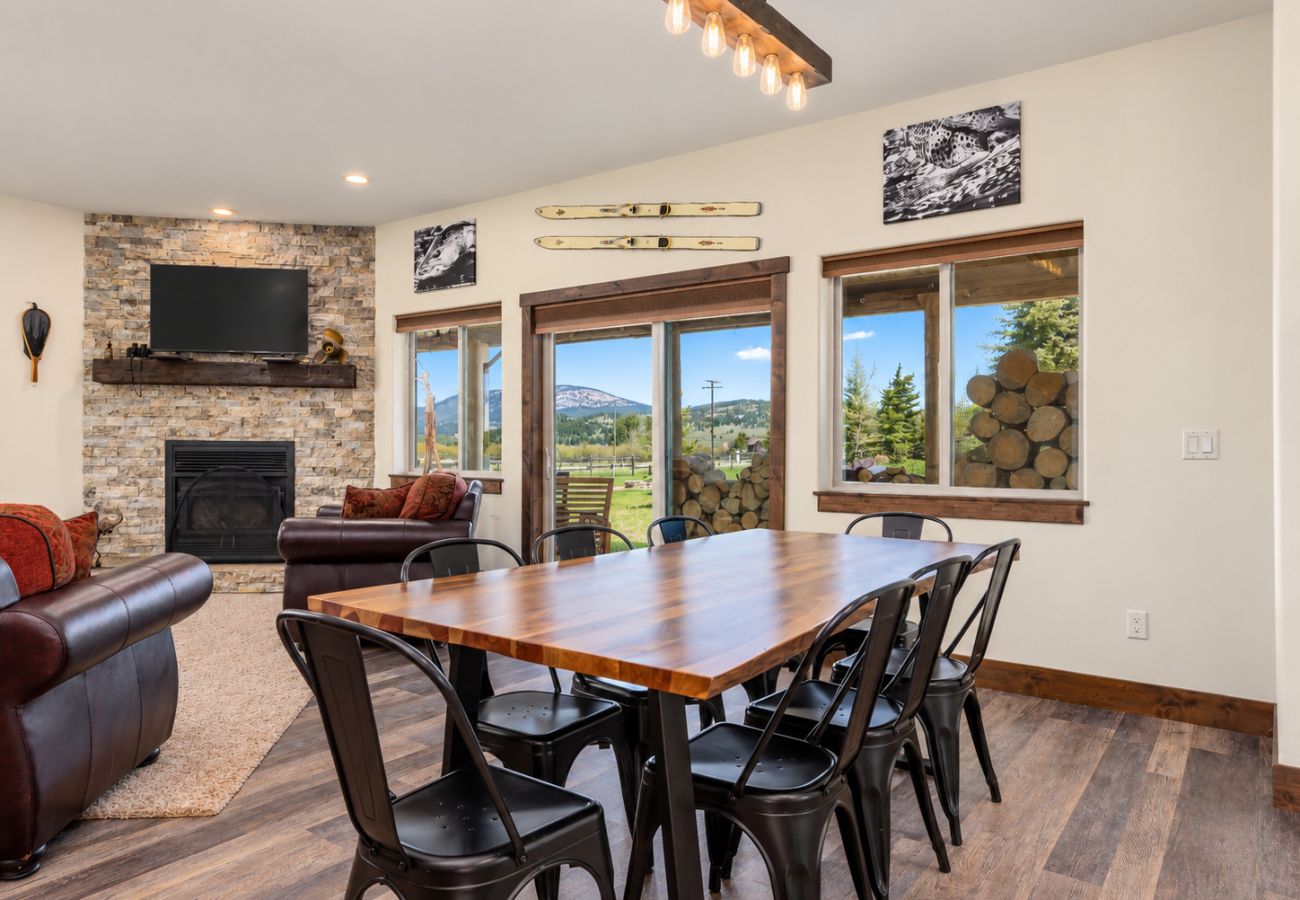 Townhouse in Anaconda - 4 Season Recreational Retreat!