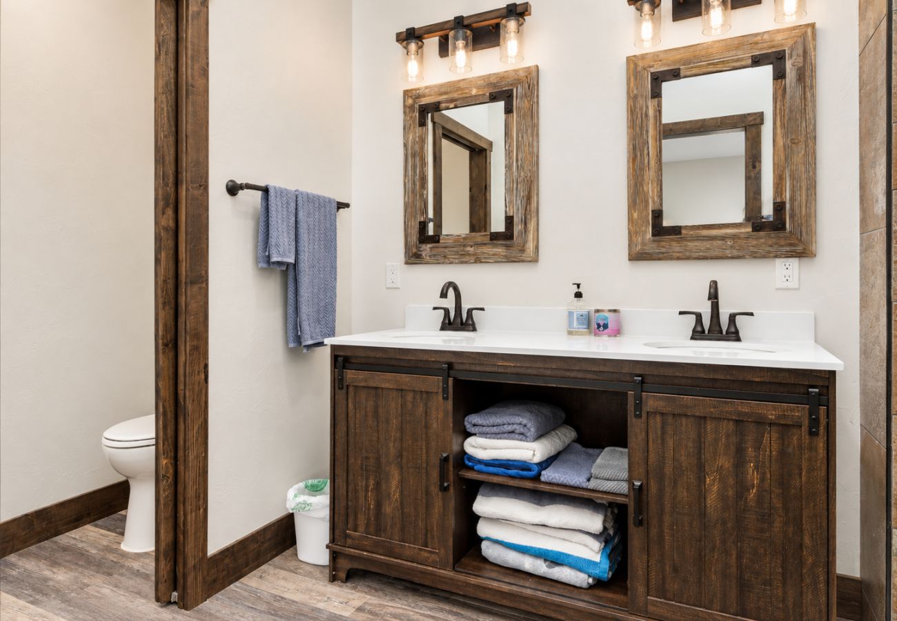 Townhouse in Anaconda - 4 Season Recreational Retreat!