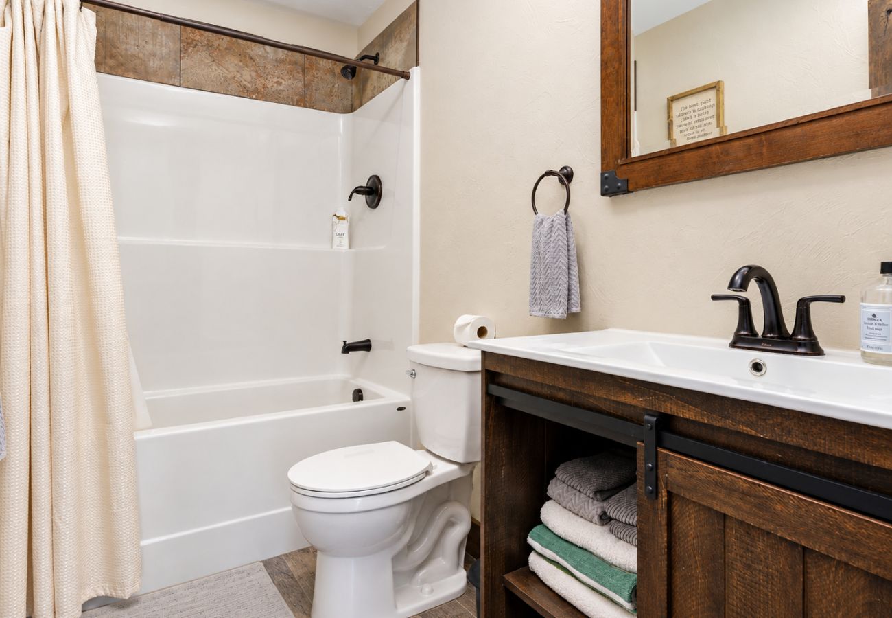 Townhouse in Anaconda - 4 Season Recreational Retreat!