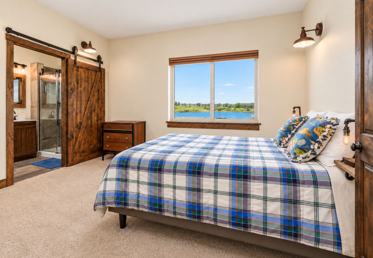 Townhouse in Anaconda - 4 Season Recreational Retreat!