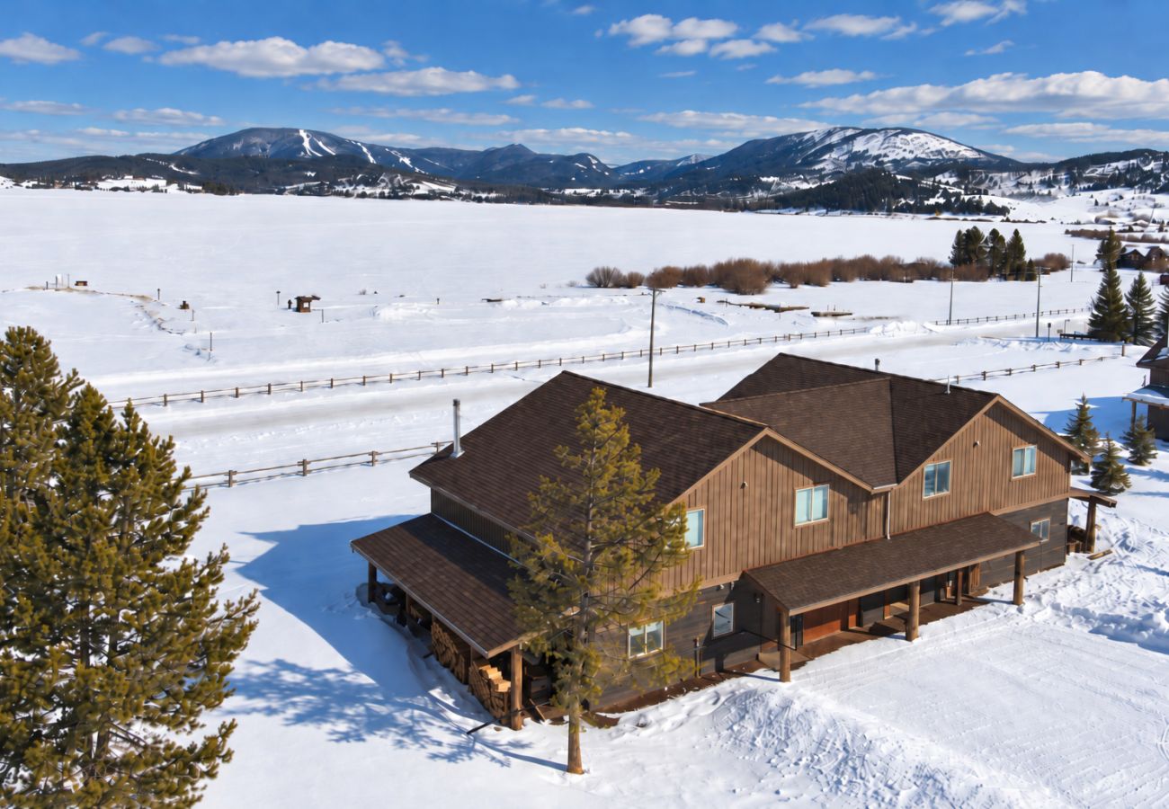 Townhouse in Anaconda - 4 Season Recreational Retreat!