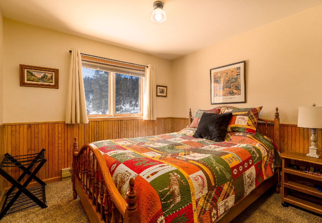 House in Anaconda - Georgetown Lake home with hot tub, sauna, & views! 