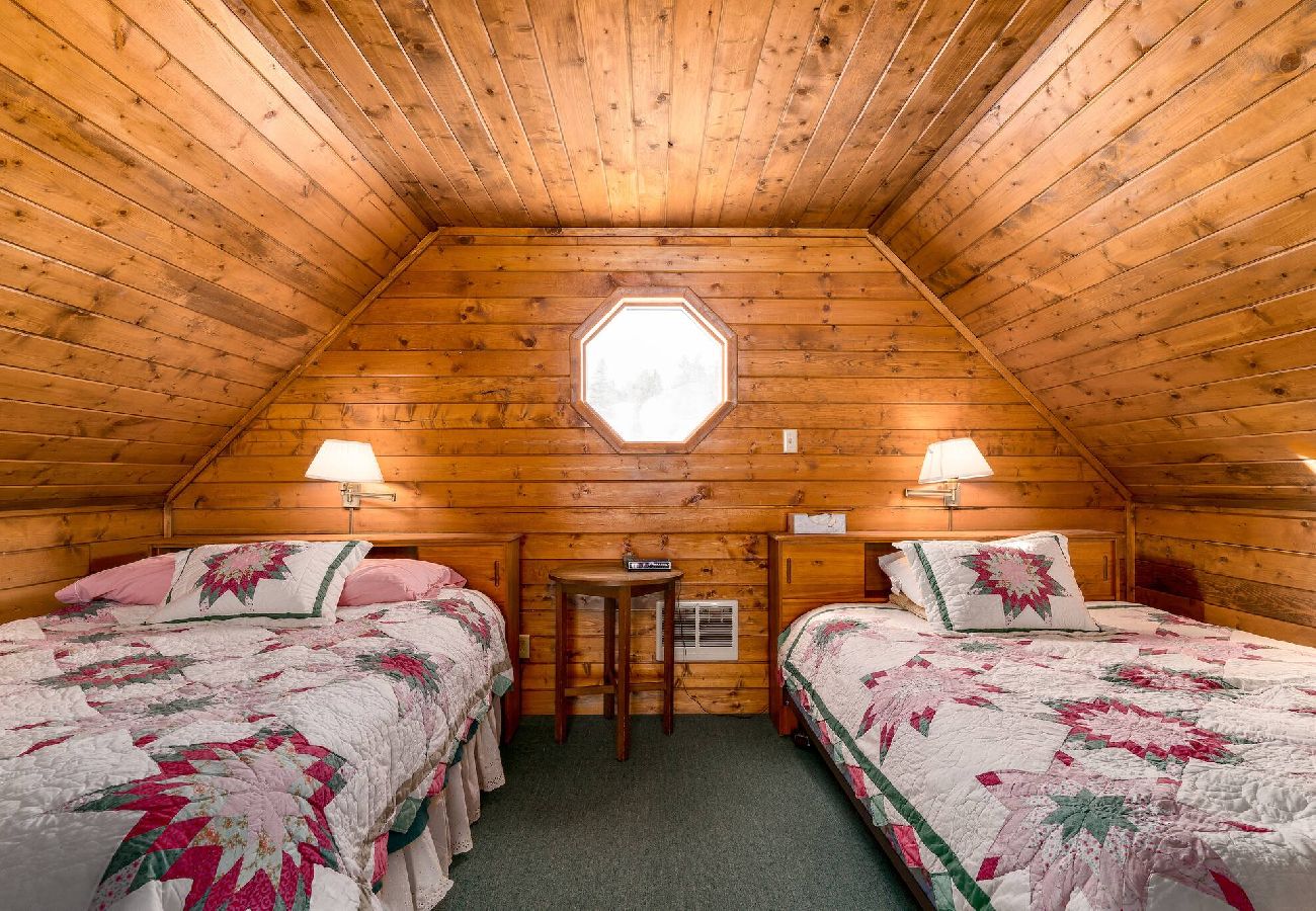 House in Anaconda - Georgetown Lake home with hot tub, sauna, & views! 