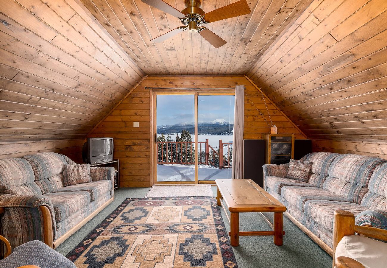 House in Anaconda - Georgetown Lake home with hot tub, sauna, & views! 