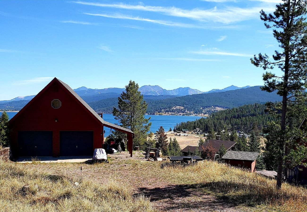 House in Anaconda - Georgetown Lake home with hot tub, sauna, & views! 