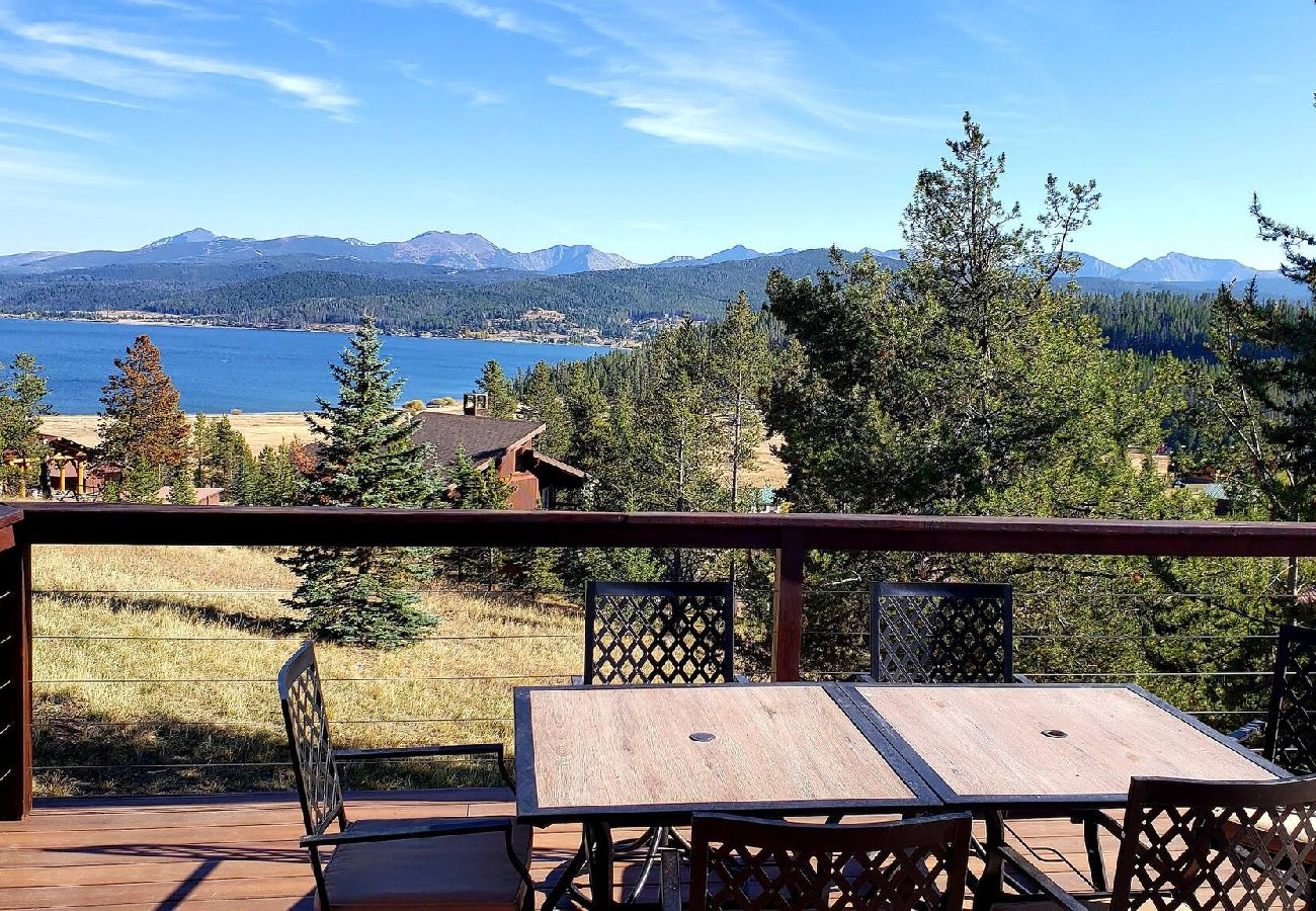 House in Anaconda - Georgetown Lake home with hot tub, sauna, & views! 