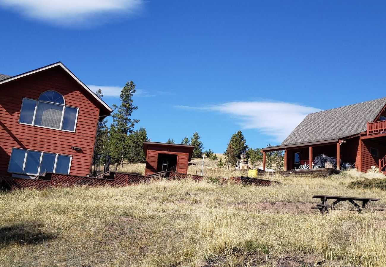 House in Anaconda - Georgetown Lake home with hot tub, sauna, & views! 