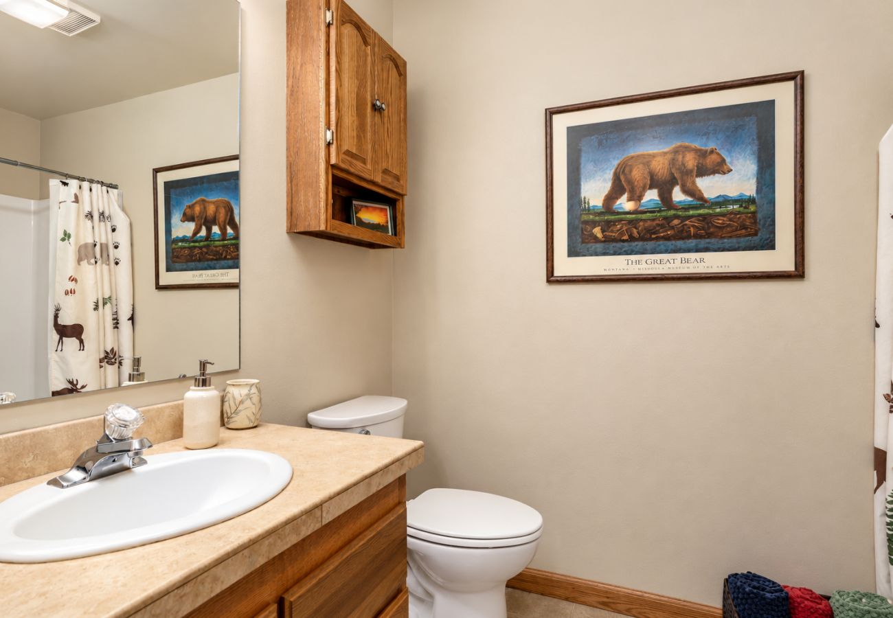 House in Anaconda - Georgetown Lake home with hot tub, sauna, & views!