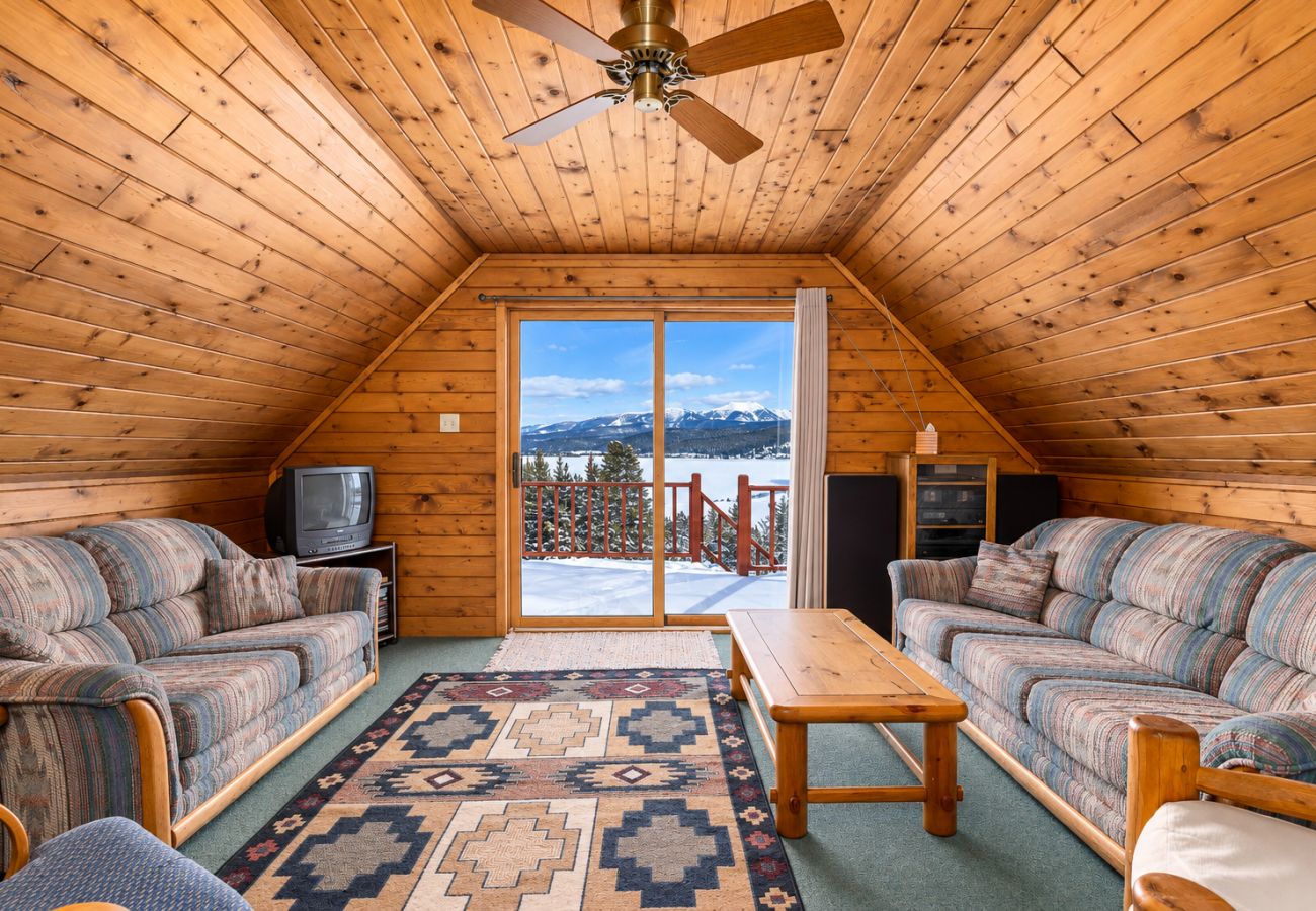House in Anaconda - Georgetown Lake home with hot tub, sauna, & views!