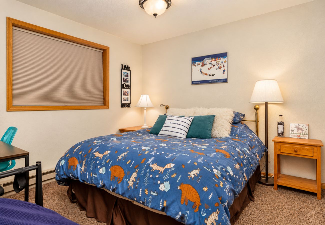 House in Anaconda - Georgetown Lake home with hot tub, sauna, & views!