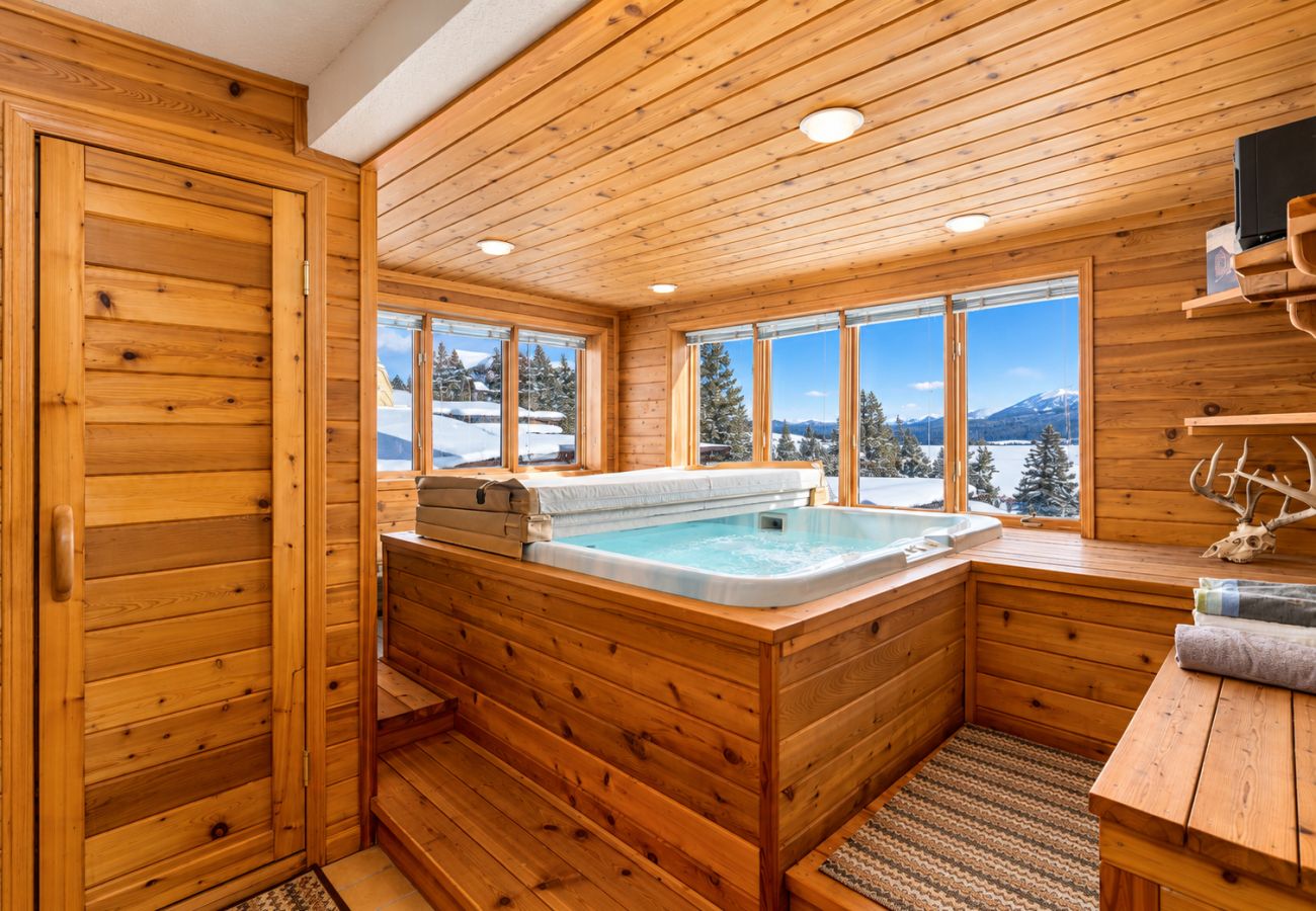 House in Anaconda - Georgetown Lake home with hot tub, sauna, & views!